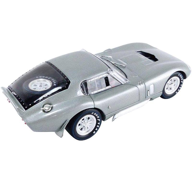 Silver Metallic 1/18 Diecast Model Car Q17908