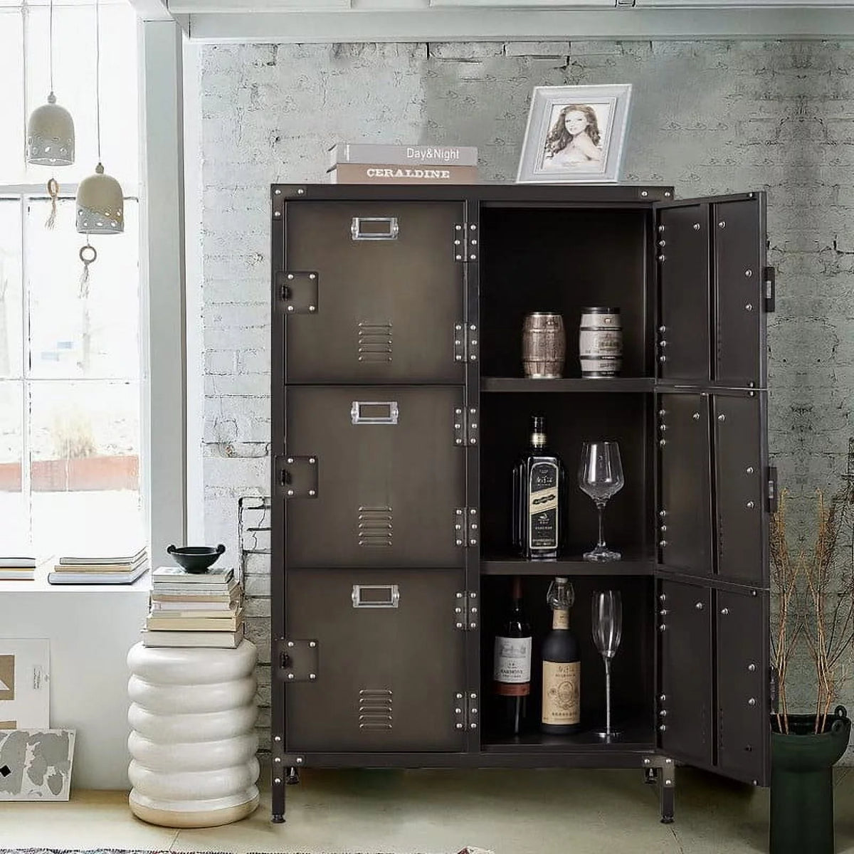 Metal Storage Locker with Doors and Shelves N995005