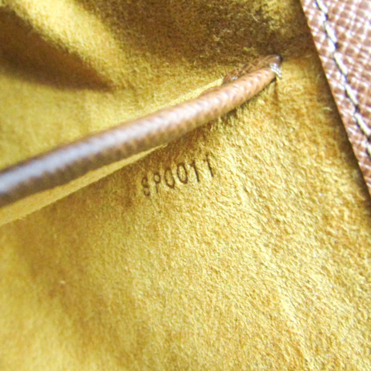 Pre-Owned Monogram Shoulder Bag V259545