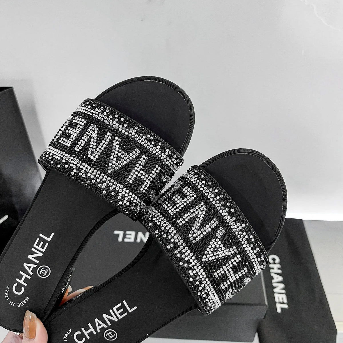 Blingbling Diamond Slippers M70059